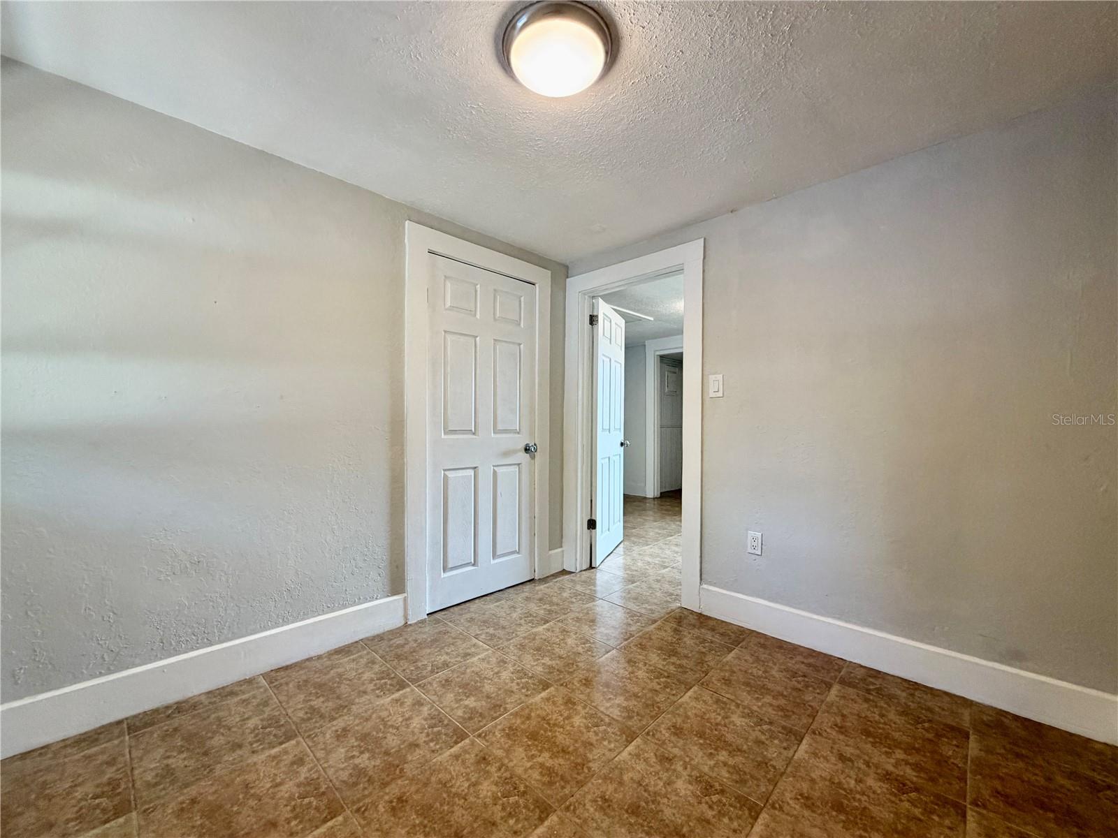 5050 2ND AVE N #Upper, ST PETERSBURG, FL, 33710
