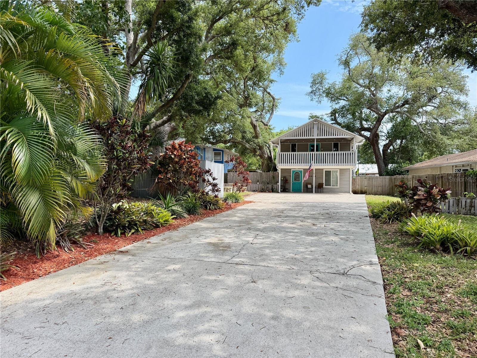 5050 2ND AVE N #Upper, ST PETERSBURG, FL, 33710