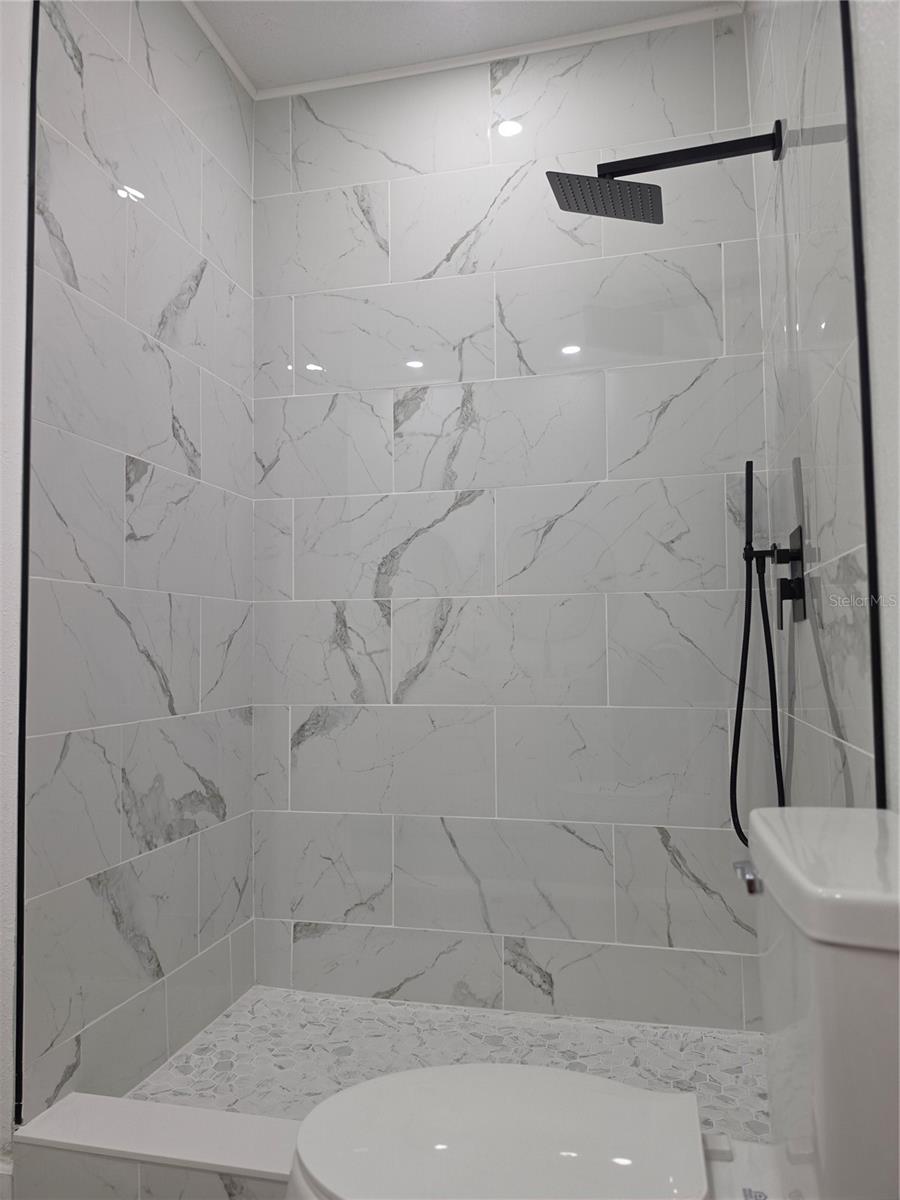201 DR J A WILTSHIRE AVE W, LAKE WALES, FL, 33853