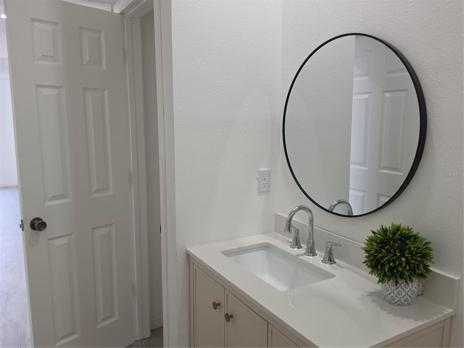 201 DR J A WILTSHIRE AVE W, LAKE WALES, FL, 33853