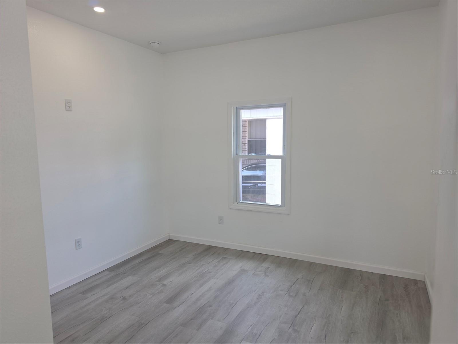 201 DR J A WILTSHIRE AVE W, LAKE WALES, FL, 33853