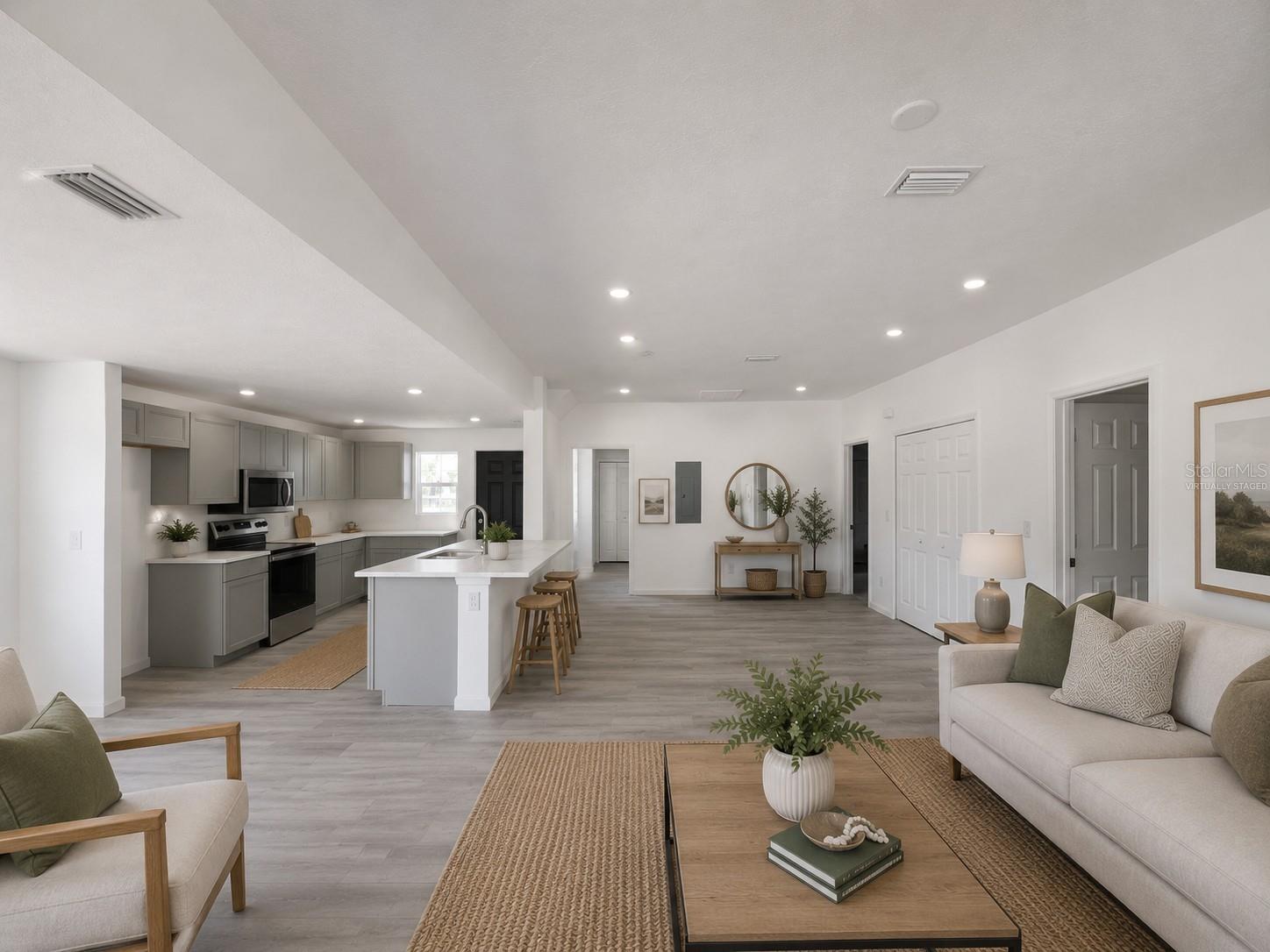201 DR J A WILTSHIRE AVE W, LAKE WALES, FL, 33853