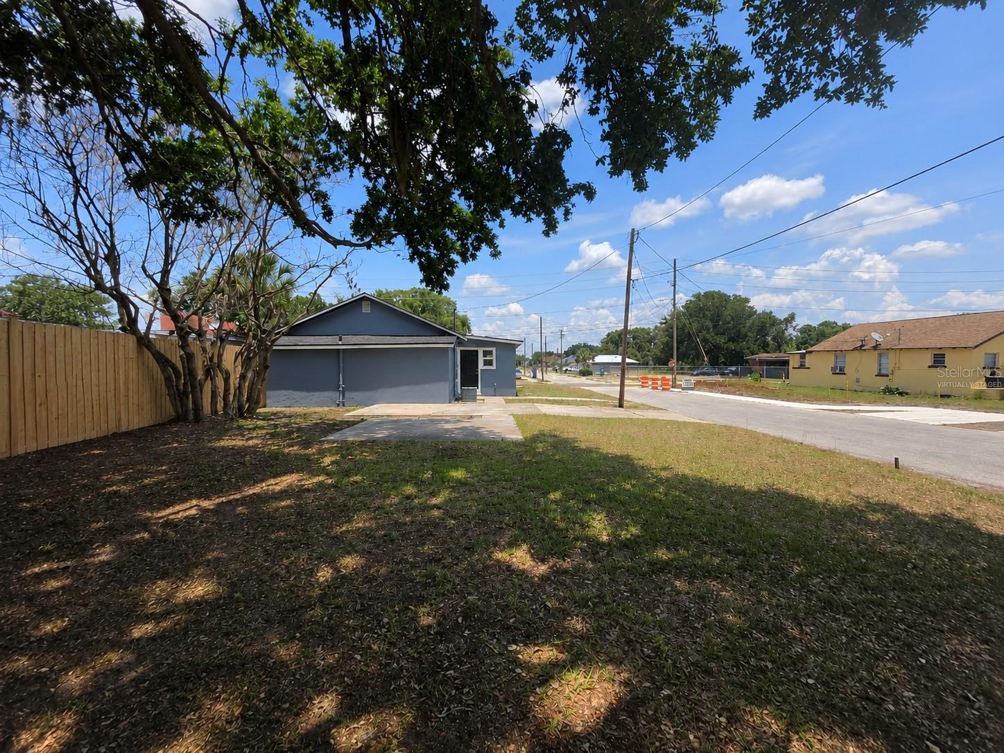201 DR J A WILTSHIRE AVE W, LAKE WALES, FL, 33853