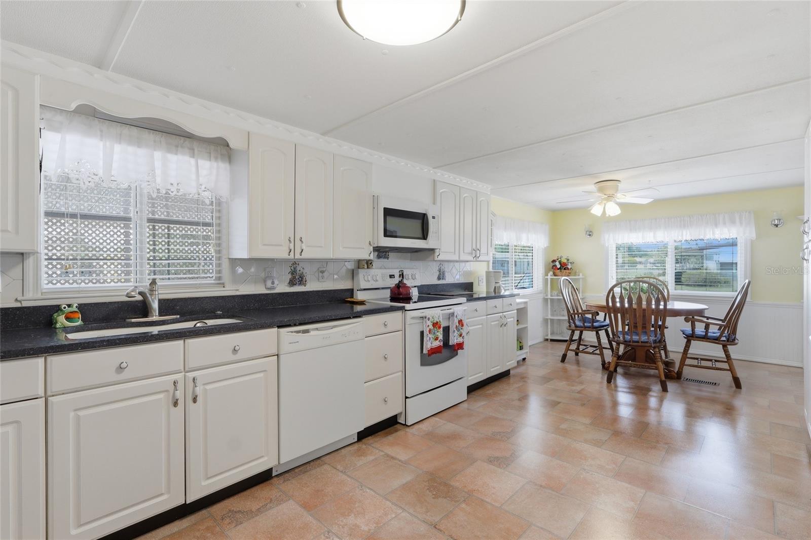5244 MOHAWK ST, ZEPHYRHILLS, FL, 33542
