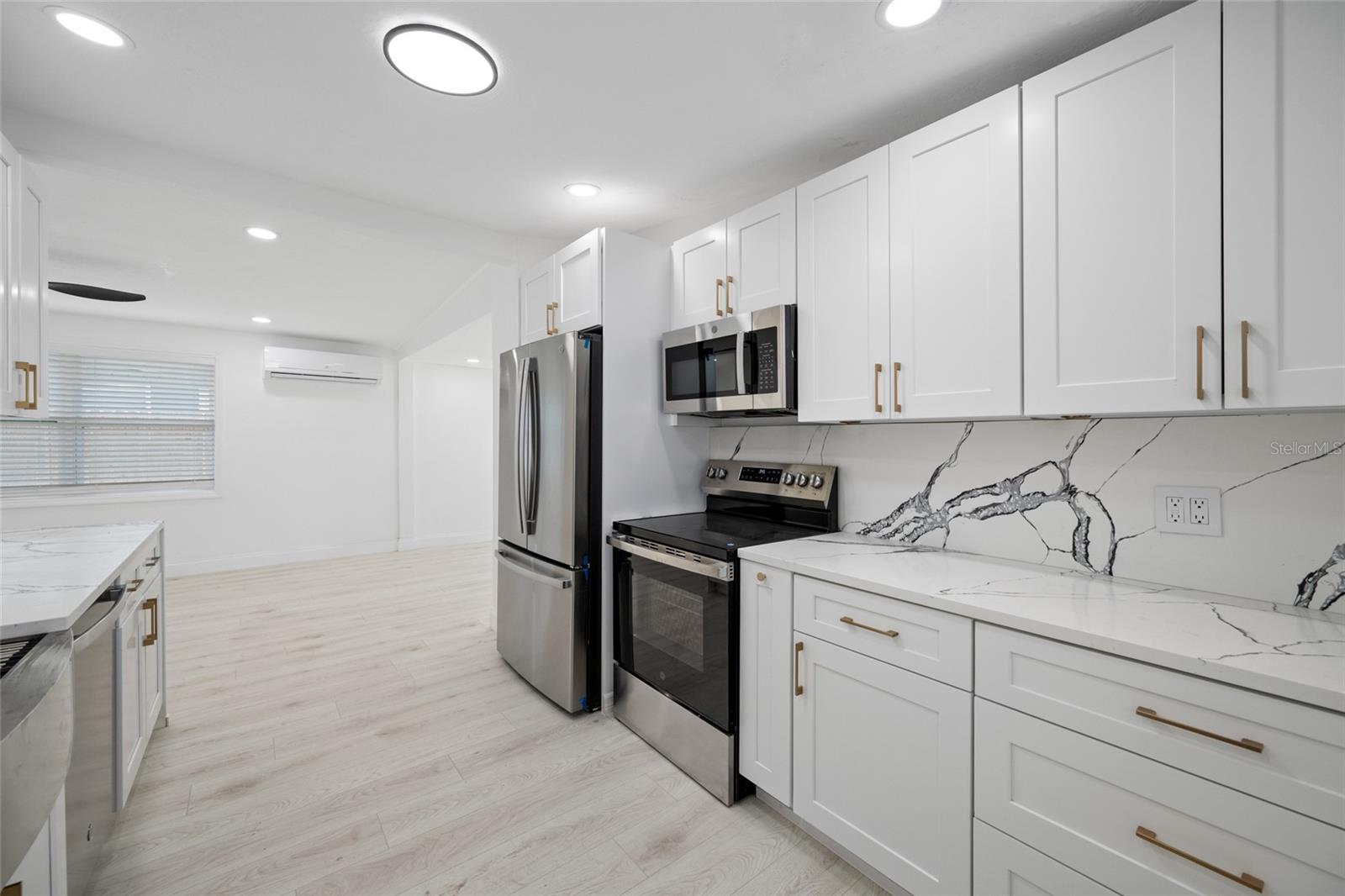 6908 11TH AVE E, PALMETTO, FL, 34221