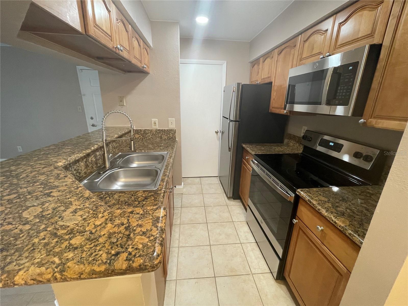 236 AFTON SQ #106, ALTAMONTE SPRINGS, FL, 32714