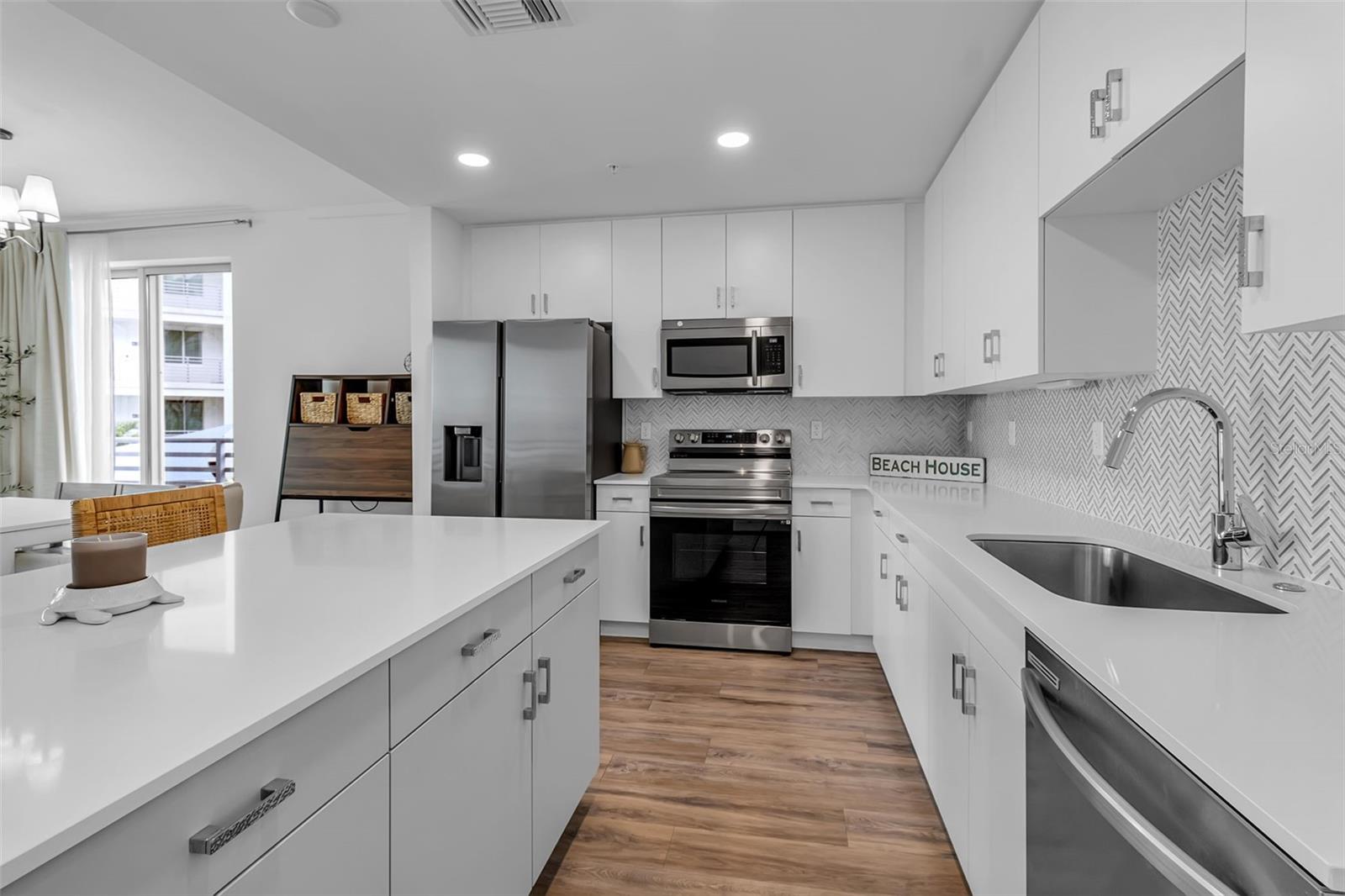 1703 N TAMIAMI TRL #211, SARASOTA, FL, 34234