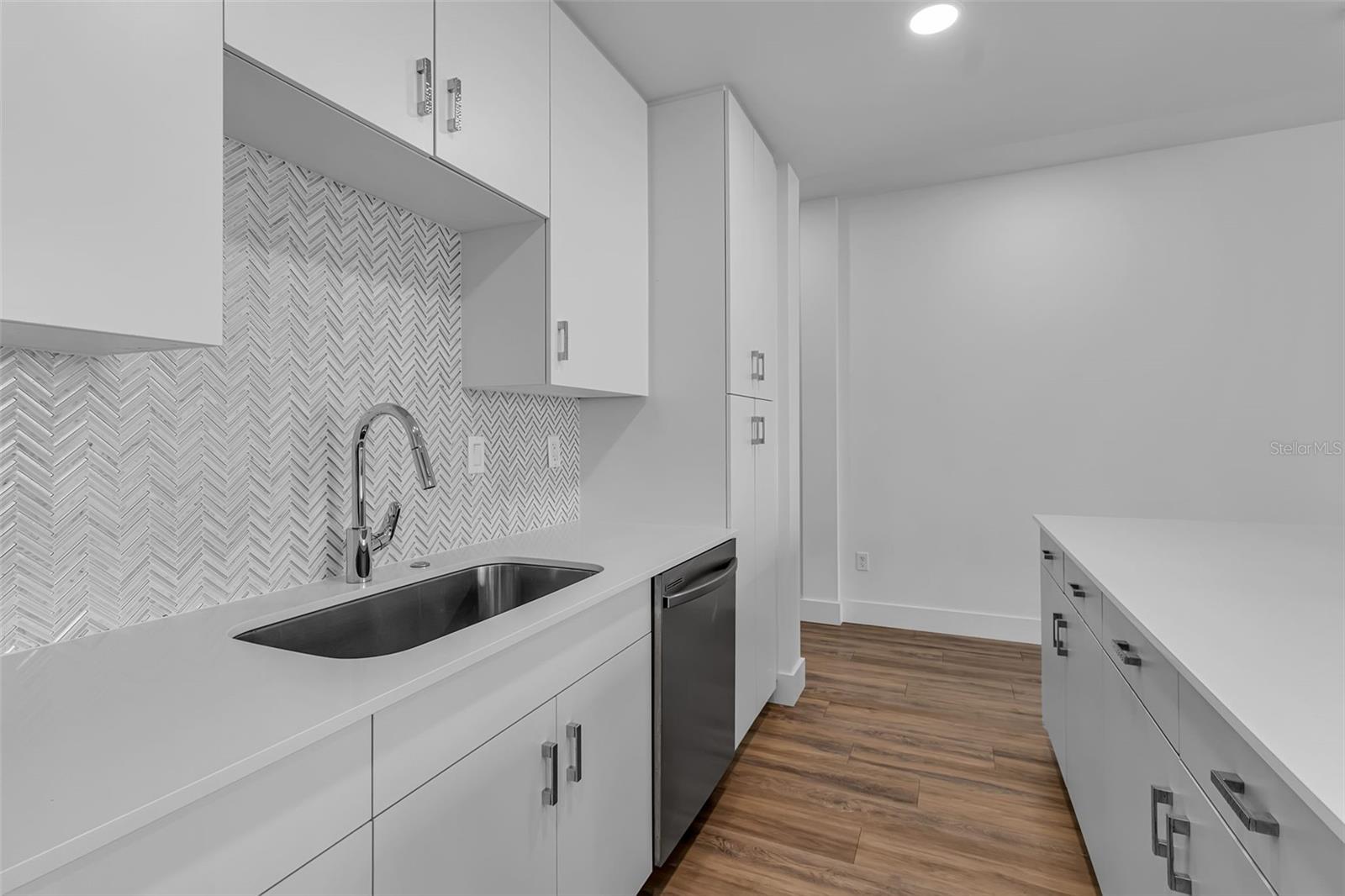 1703 N TAMIAMI TRL #211, SARASOTA, FL, 34234