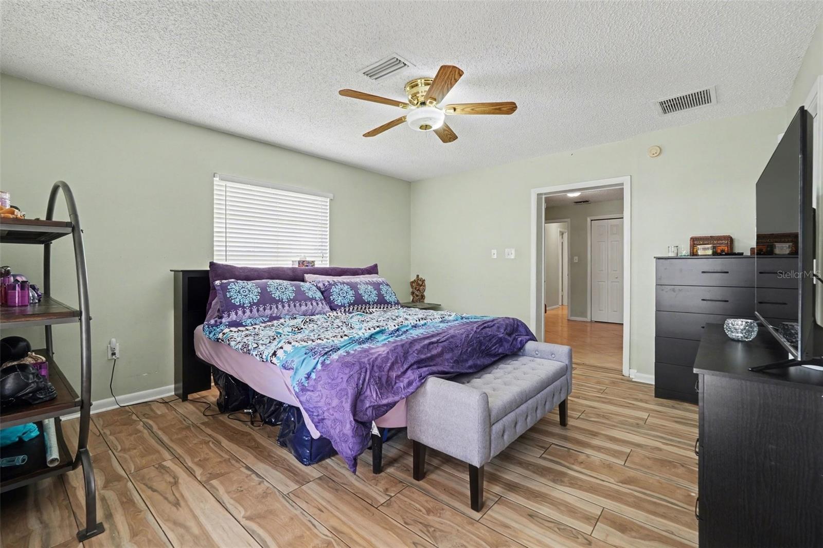 412 W IDLEWILD AVE, TAMPA, FL, 33604