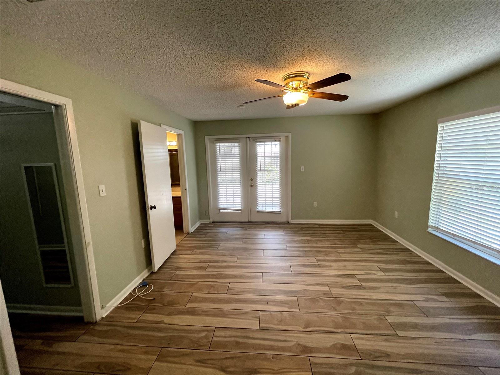 412 W IDLEWILD AVE, TAMPA, FL, 33604