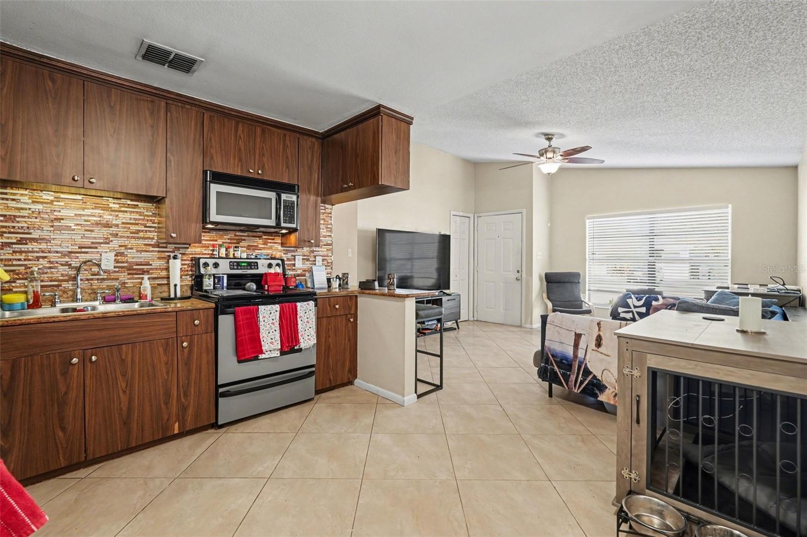 412 W IDLEWILD AVE, TAMPA, FL, 33604