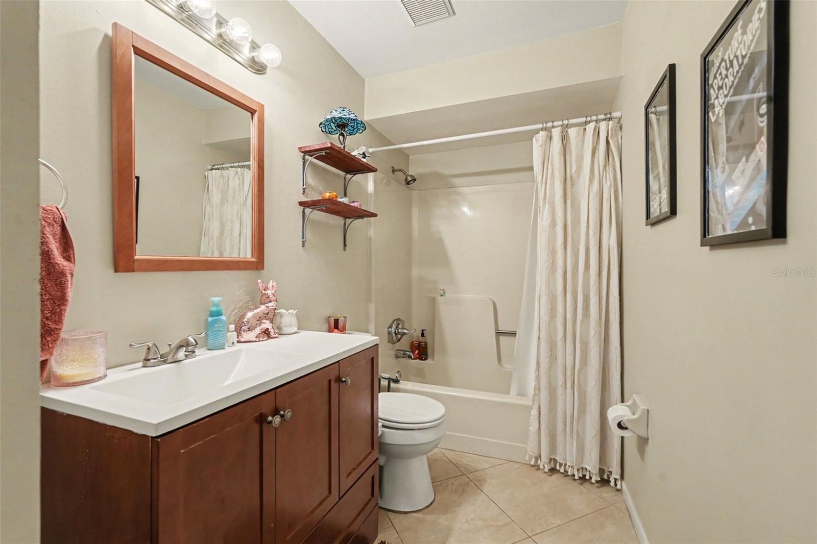 412 W IDLEWILD AVE, TAMPA, FL, 33604