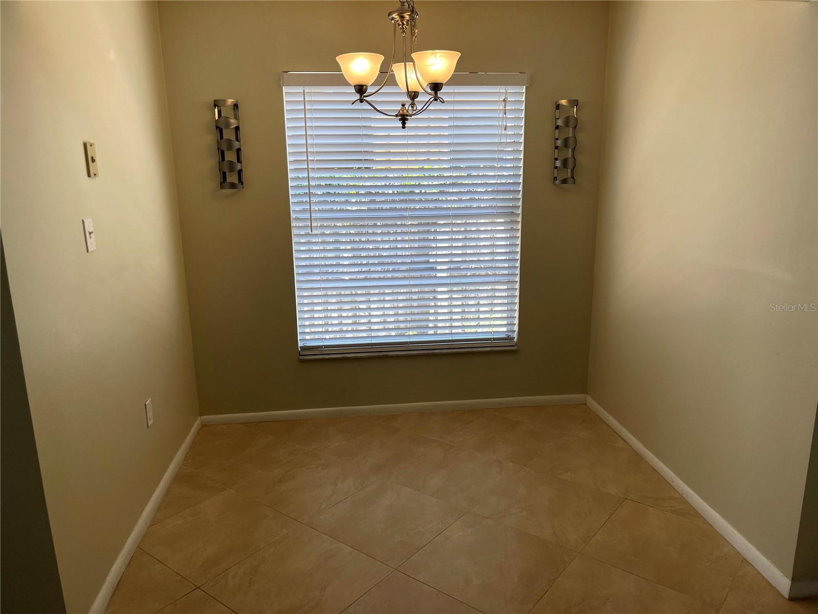 412 W IDLEWILD AVE, TAMPA, FL, 33604