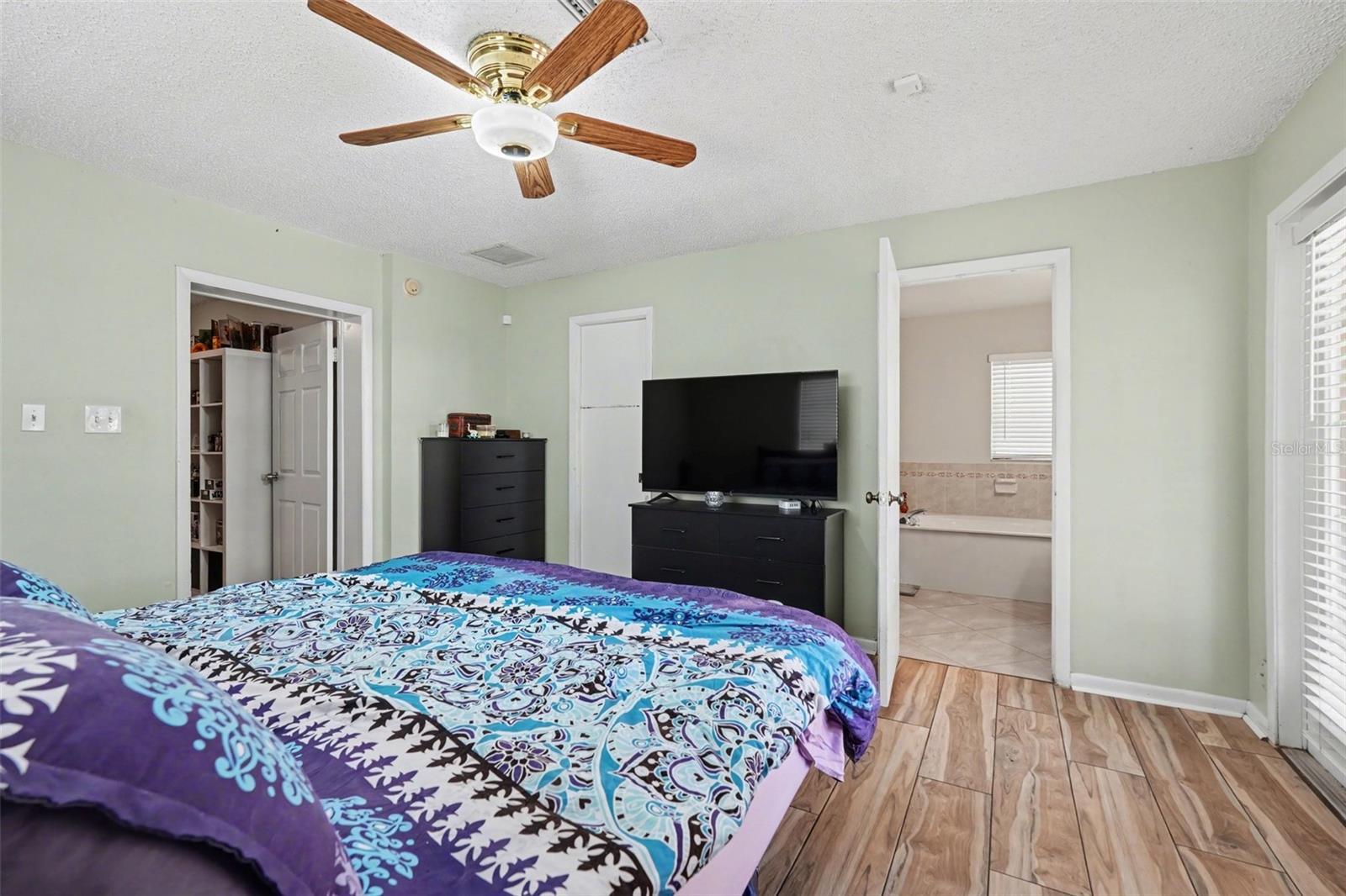 412 W IDLEWILD AVE, TAMPA, FL, 33604
