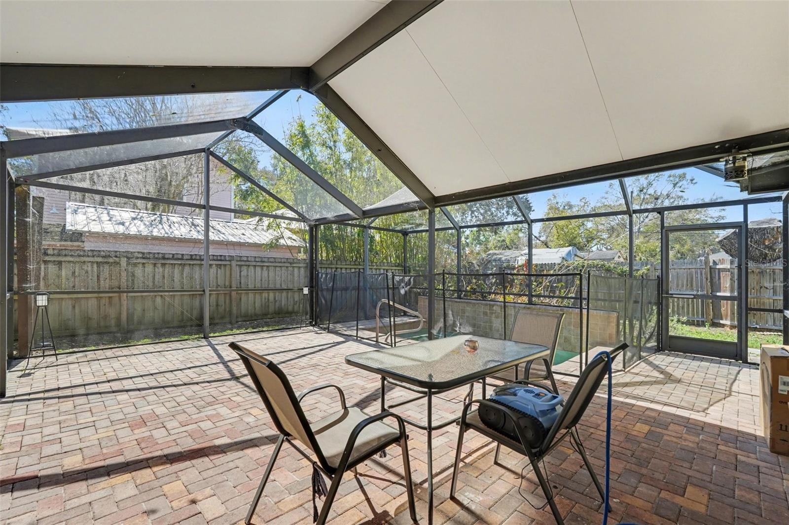412 W IDLEWILD AVE, TAMPA, FL, 33604