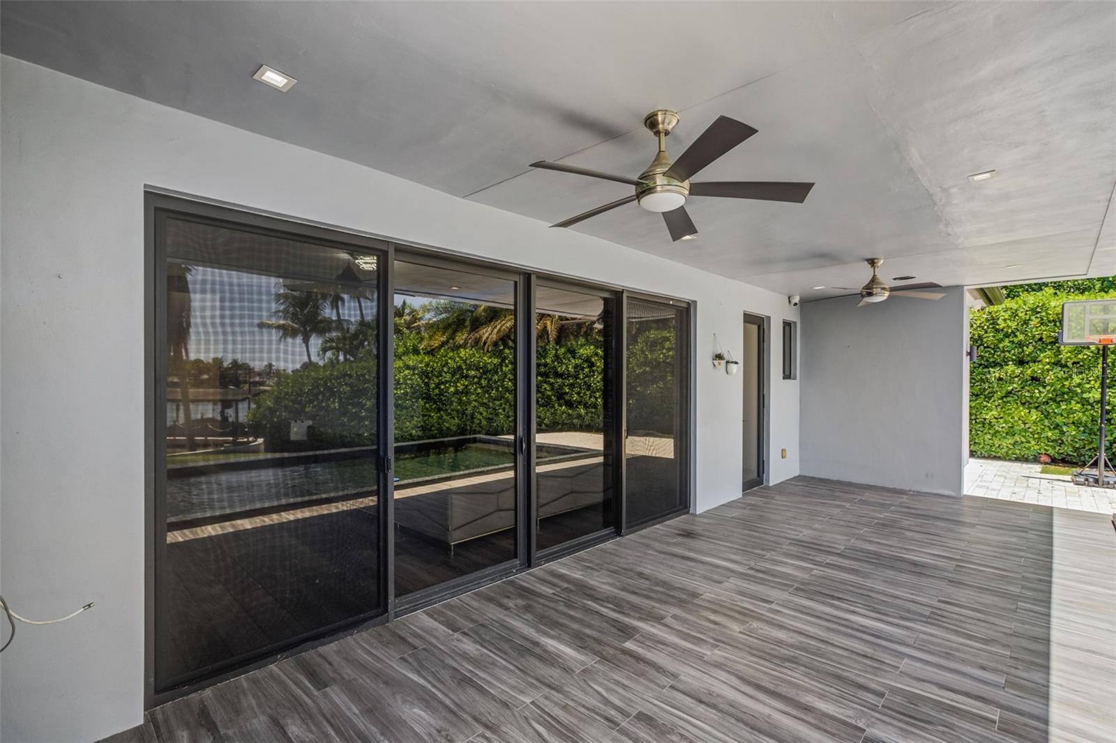 18101 NW 85TH AVE, HIALEAH, FL, 33015