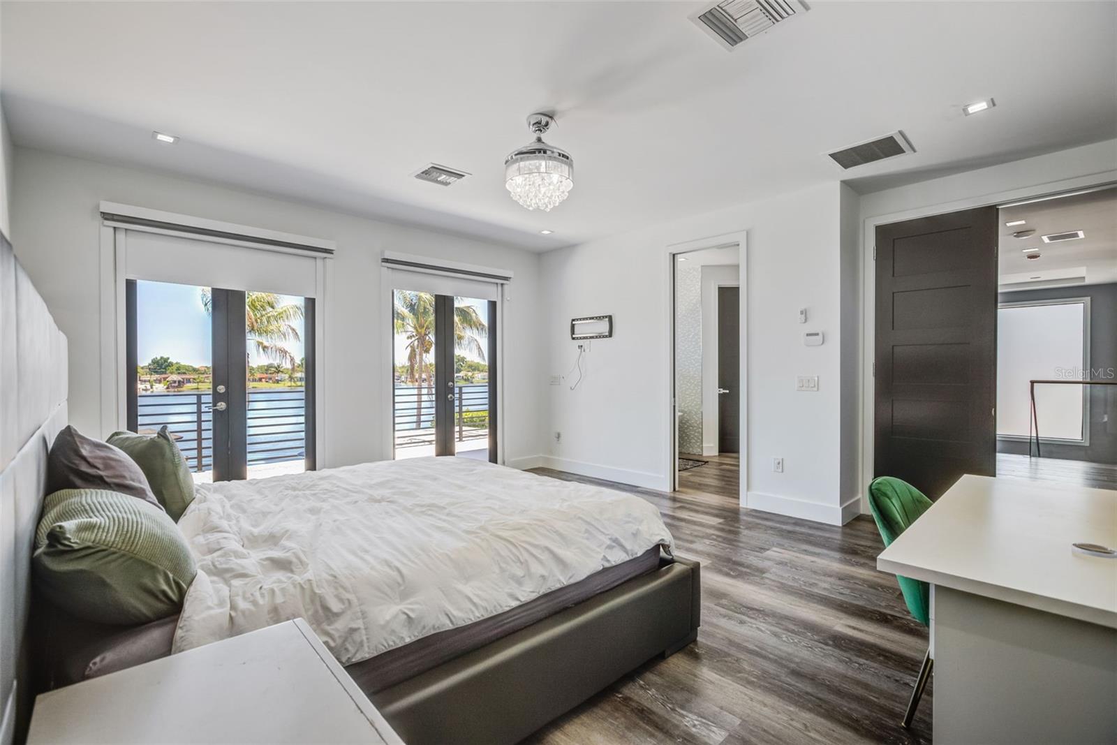 18101 NW 85TH AVE, HIALEAH, FL, 33015