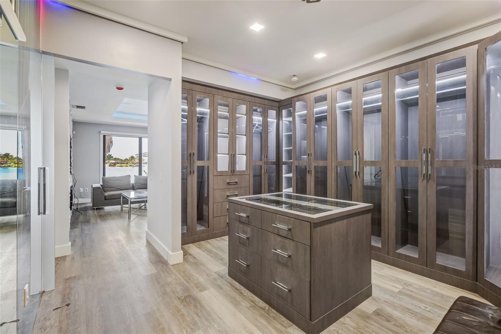 18101 NW 85TH AVE, HIALEAH, FL, 33015