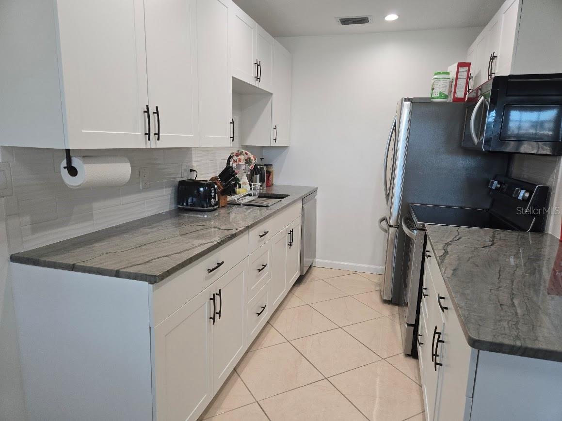650 PINELLAS POINT DR S #204, ST PETERSBURG, FL, 33705