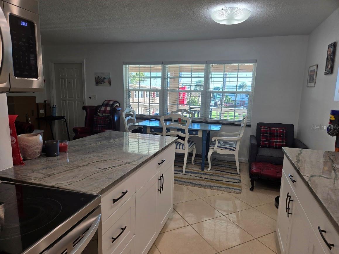 650 PINELLAS POINT DR S #204, ST PETERSBURG, FL, 33705