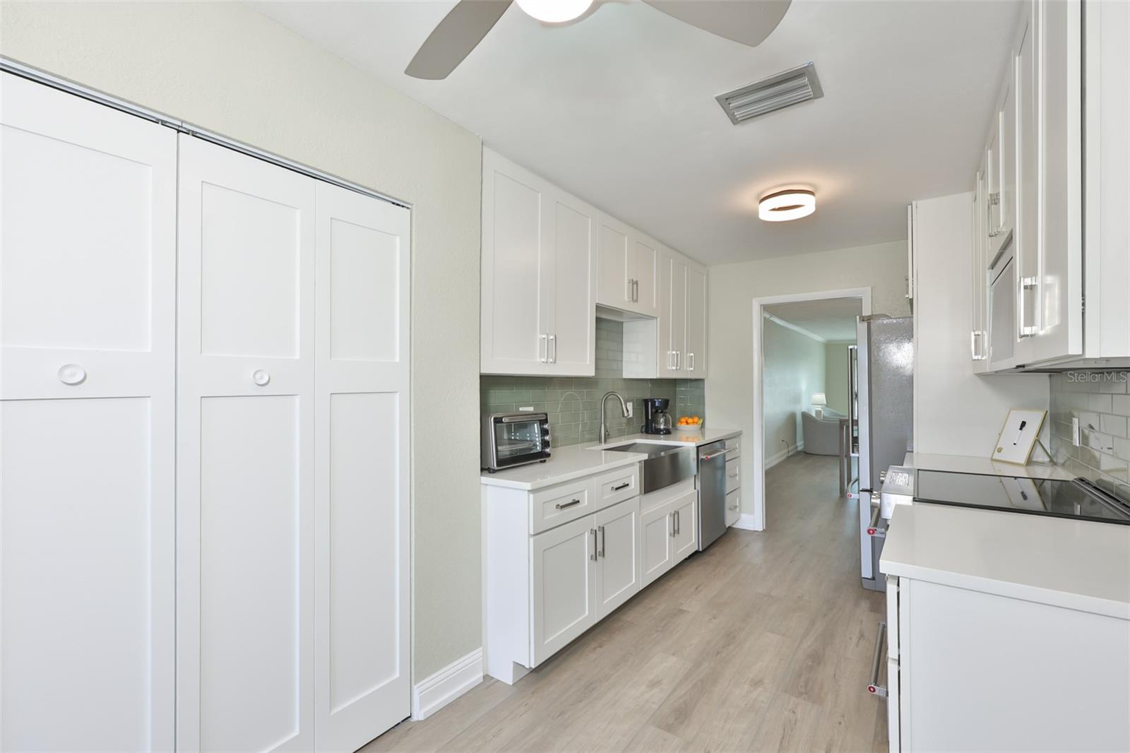 574 BOCA CIEGA POINT BLVD N #2205, ST PETERSBURG, FL, 33708