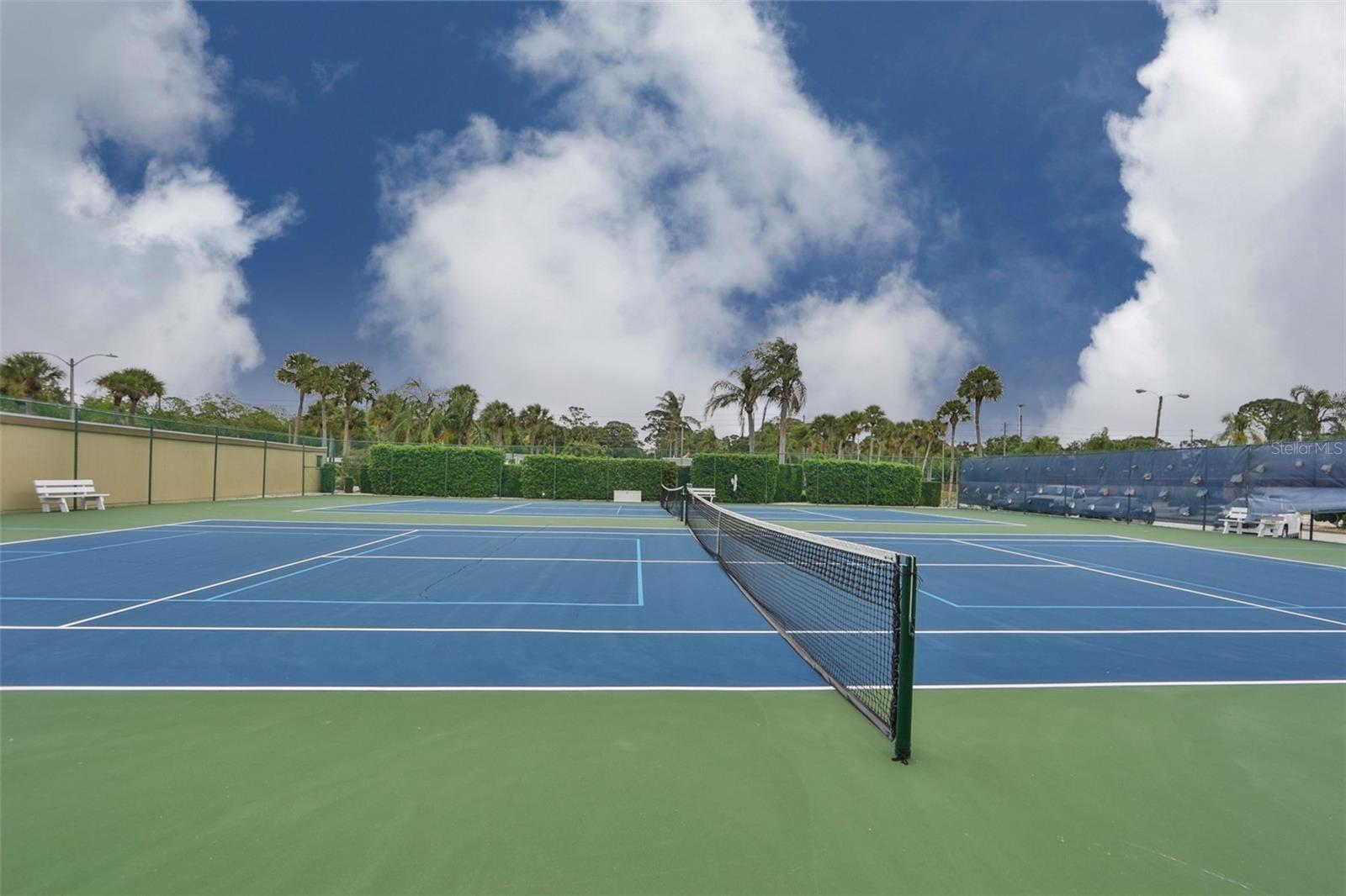 574 BOCA CIEGA POINT BLVD N #2205, ST PETERSBURG, FL, 33708