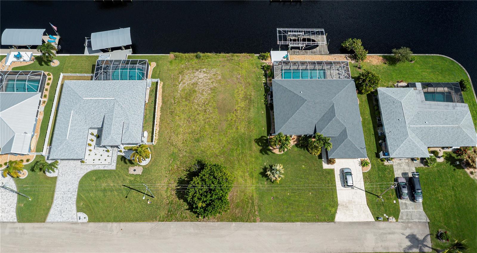 3725 SE 13TH AVE, CAPE CORAL, FL, 33904