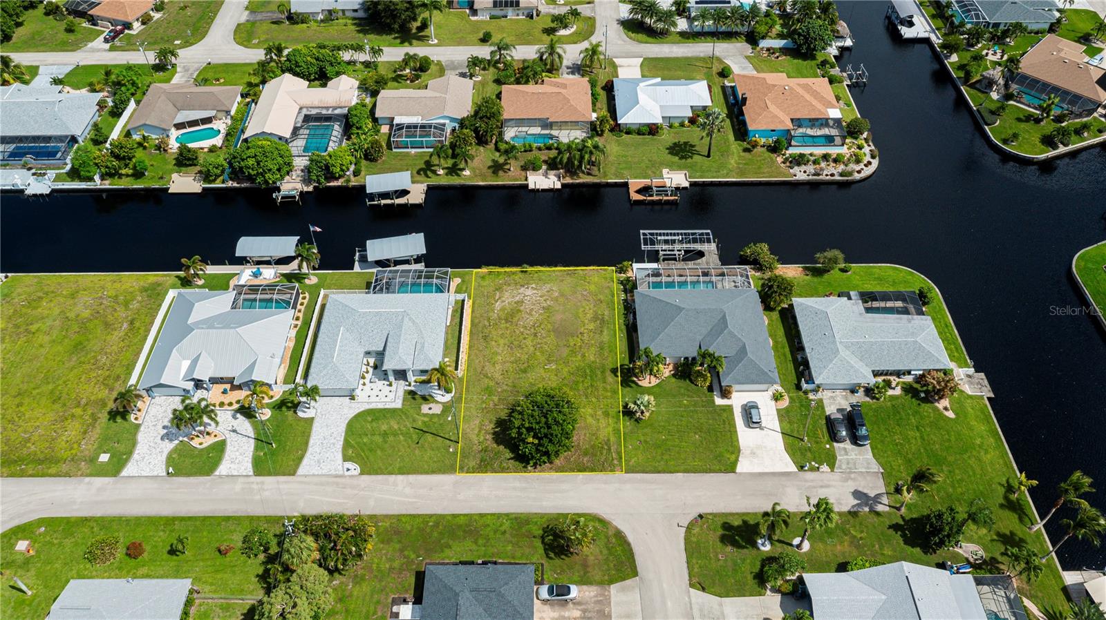 3725 SE 13TH AVE, CAPE CORAL, FL, 33904
