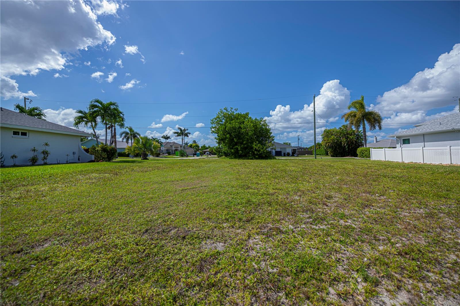 3725 SE 13TH AVE, CAPE CORAL, FL, 33904