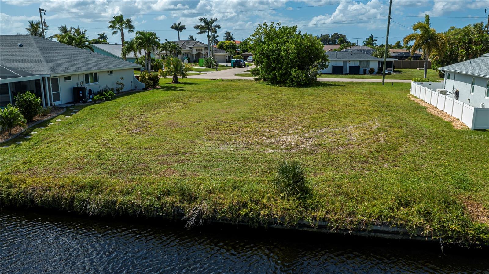3725 SE 13TH AVE, CAPE CORAL, FL, 33904