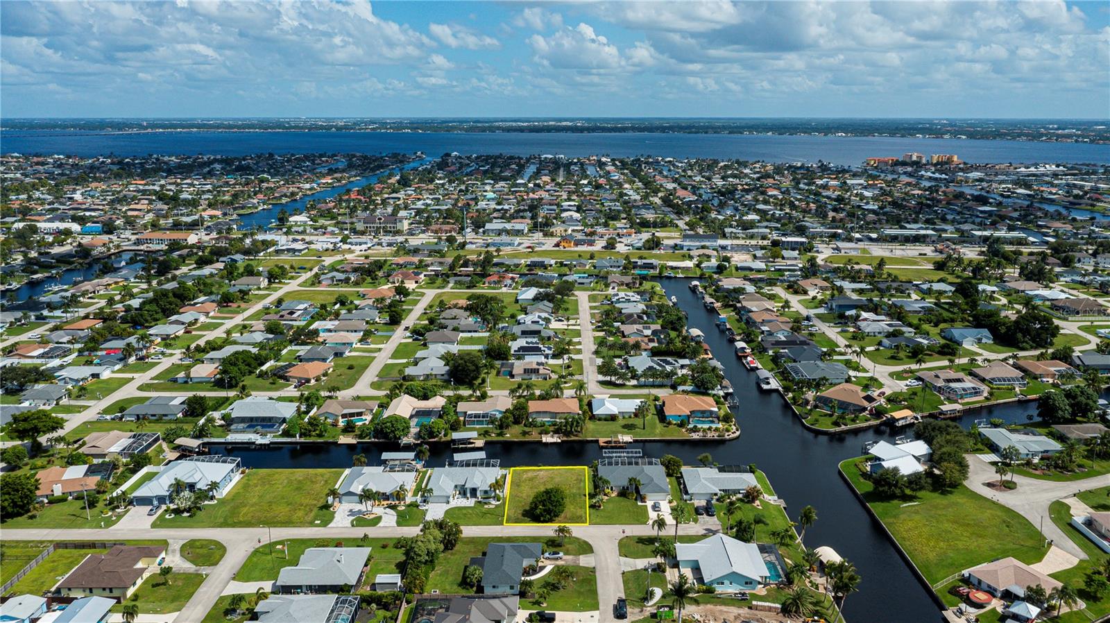 3725 SE 13TH AVE, CAPE CORAL, FL, 33904