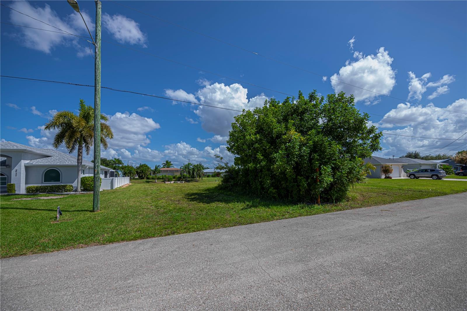 3725 SE 13TH AVE, CAPE CORAL, FL, 33904