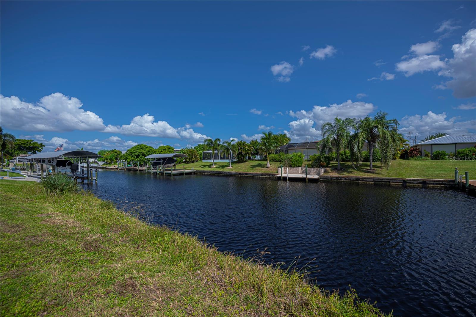 3725 SE 13TH AVE, CAPE CORAL, FL, 33904