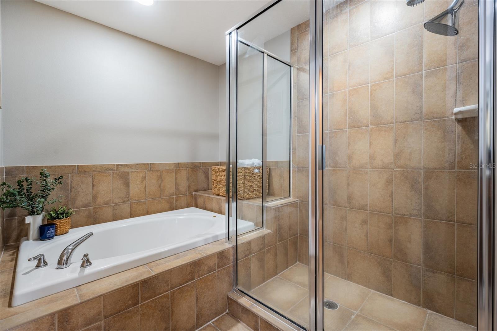 415 BARCELONA DR, ST PETERSBURG, FL, 33716