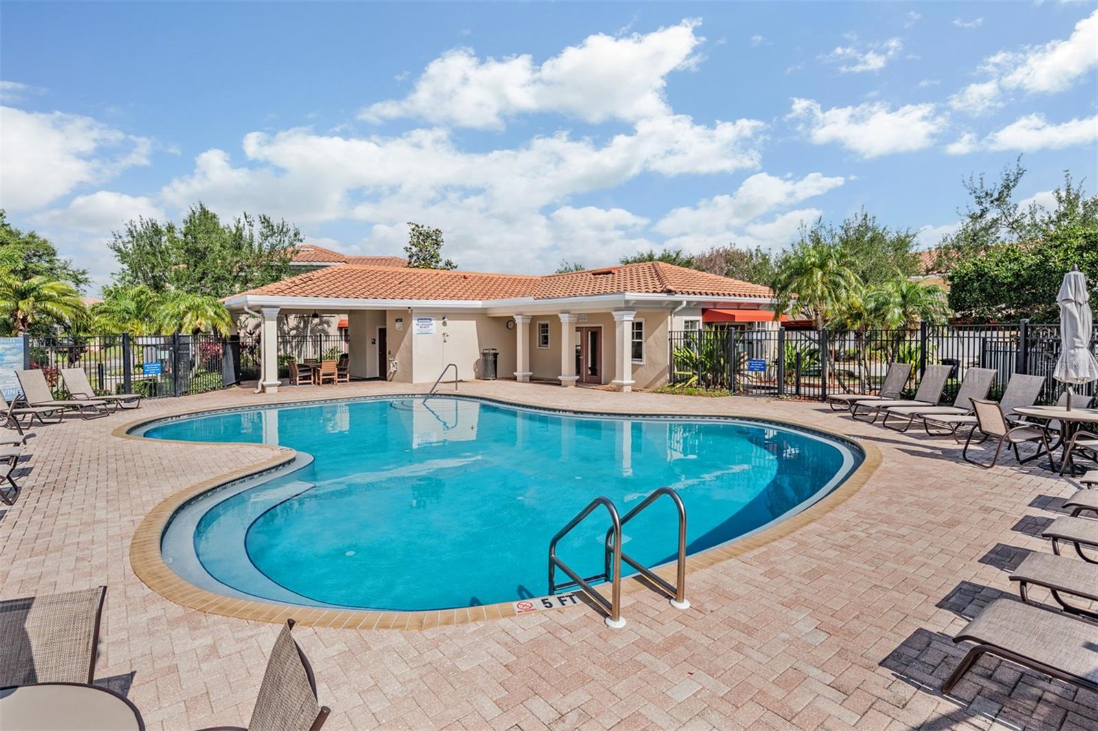 415 BARCELONA DR, ST PETERSBURG, FL, 33716