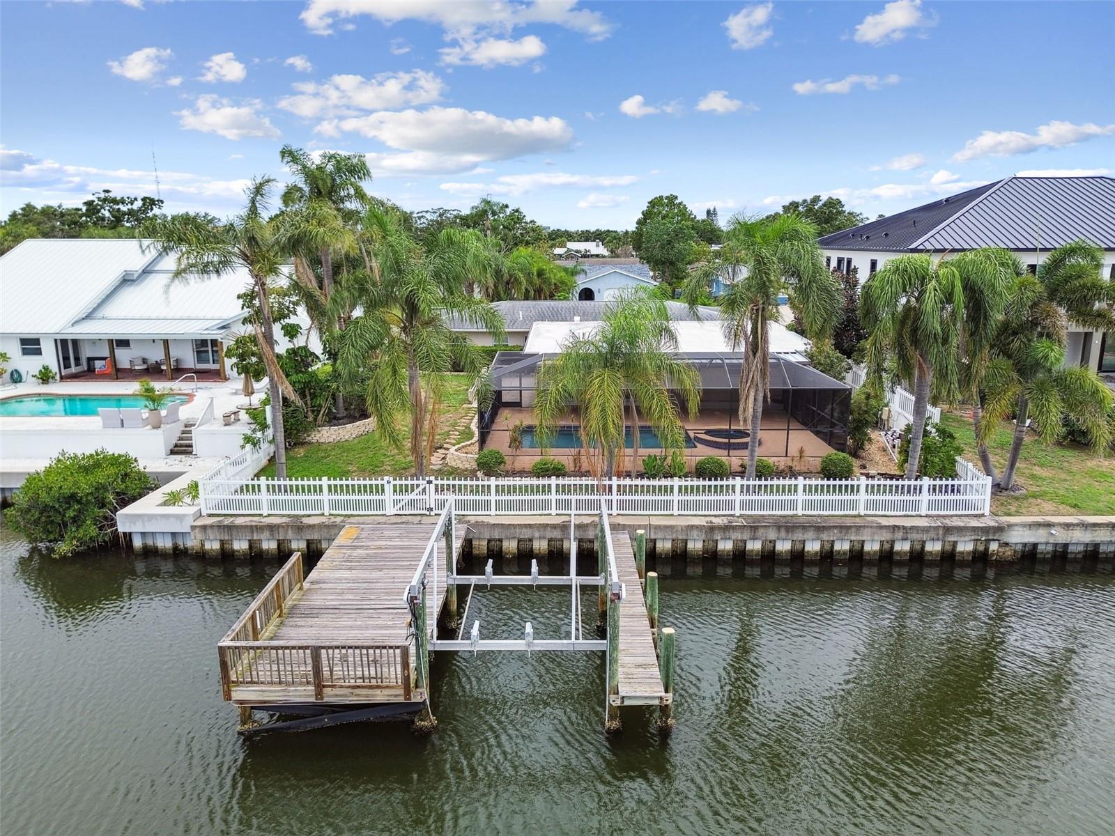 3921 E EDEN ROC CIR, TAMPA, FL, 33634