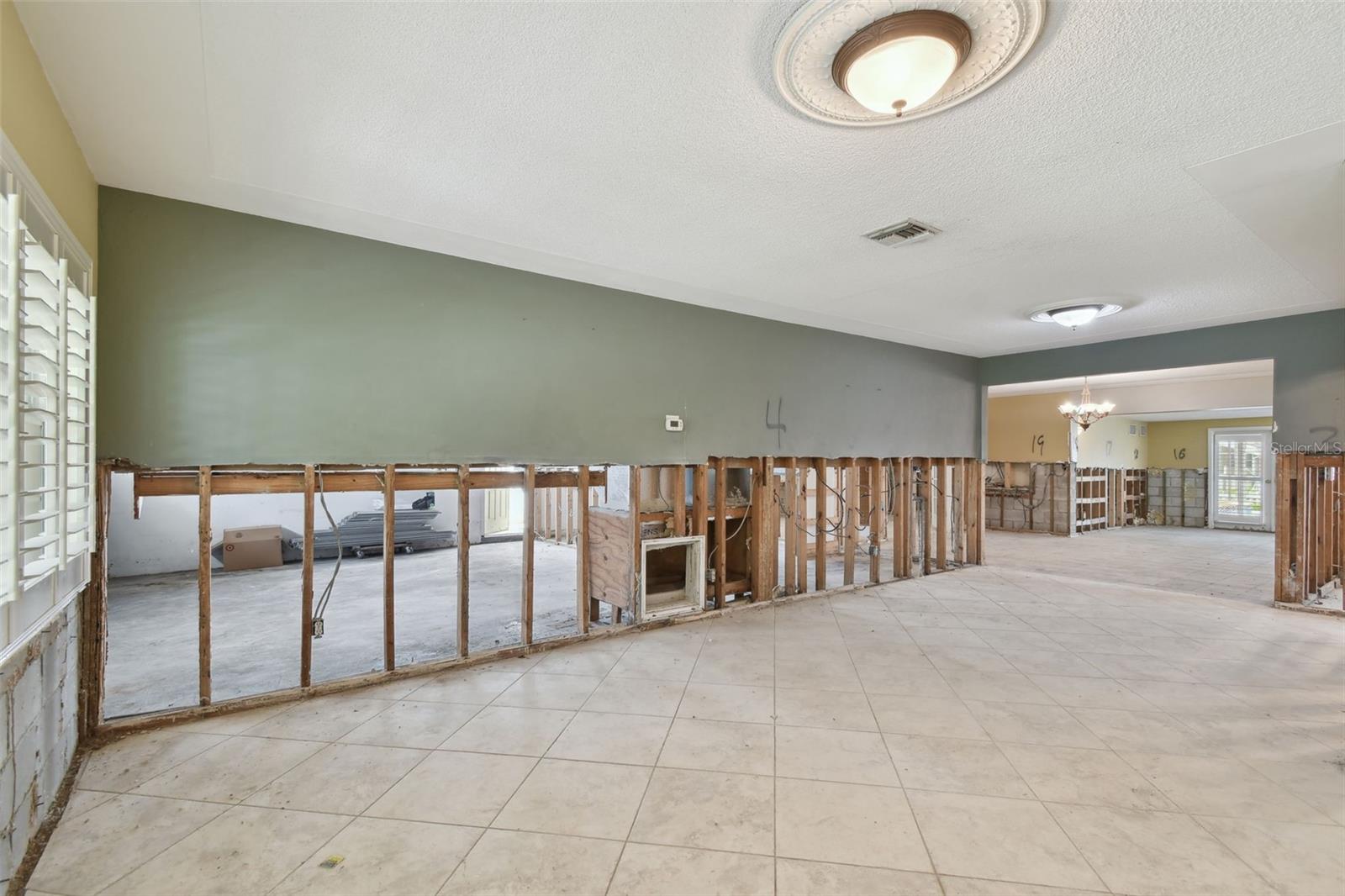 3921 E EDEN ROC CIR, TAMPA, FL, 33634