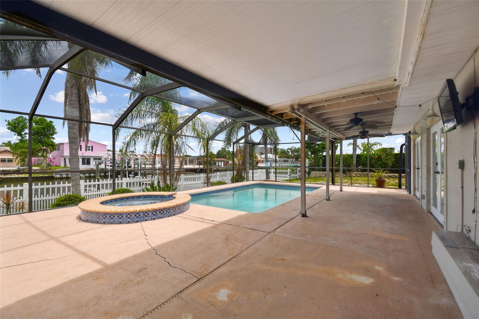 3921 E EDEN ROC CIR, TAMPA, FL, 33634