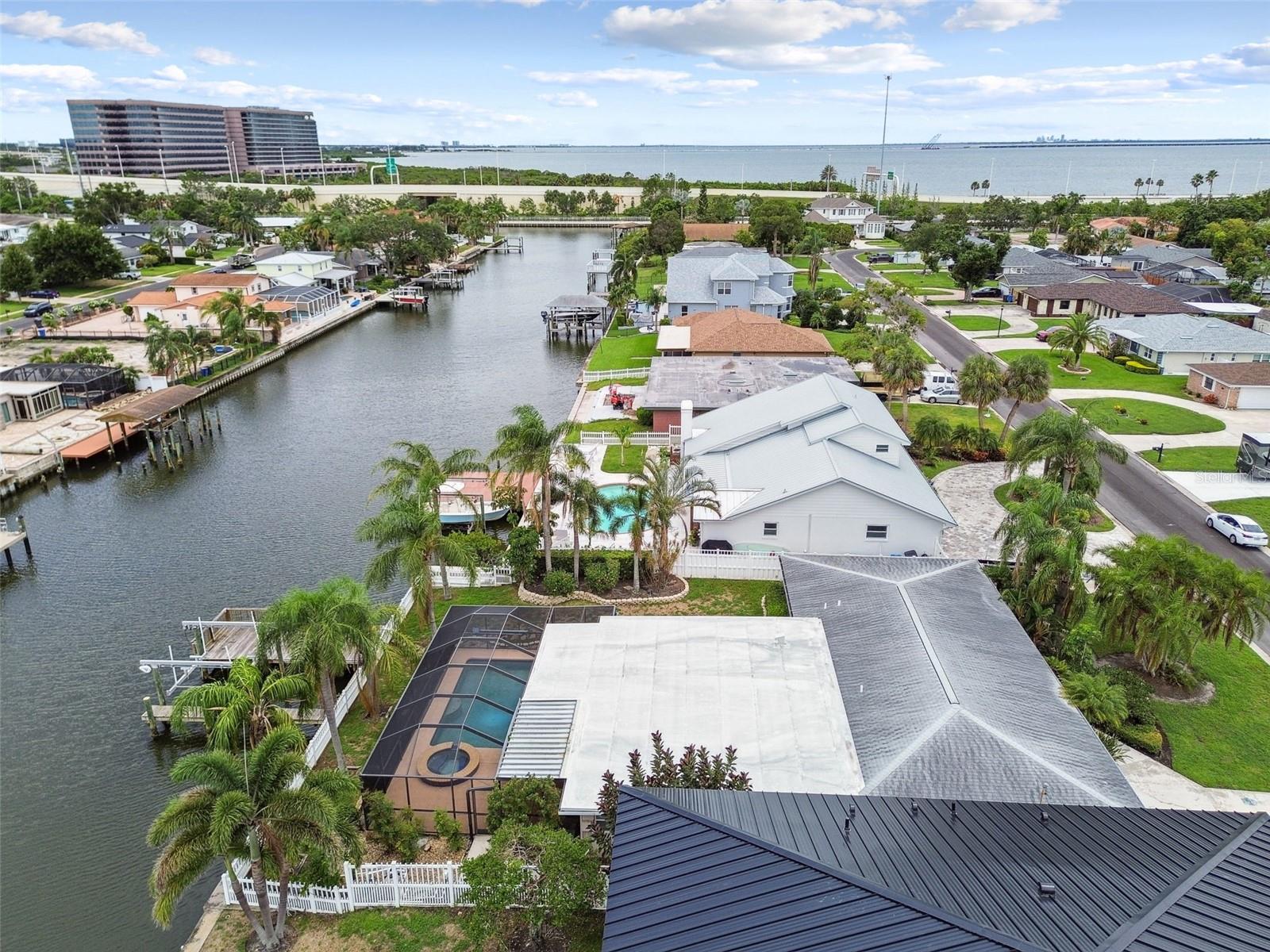 3921 E EDEN ROC CIR, TAMPA, FL, 33634