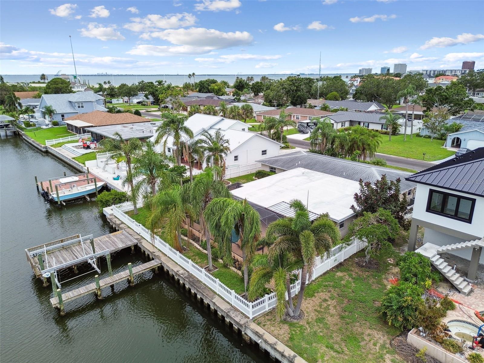 3921 E EDEN ROC CIR, TAMPA, FL, 33634