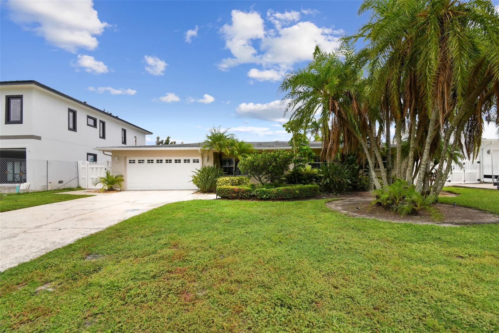 3921 E EDEN ROC CIR, TAMPA, FL, 33634