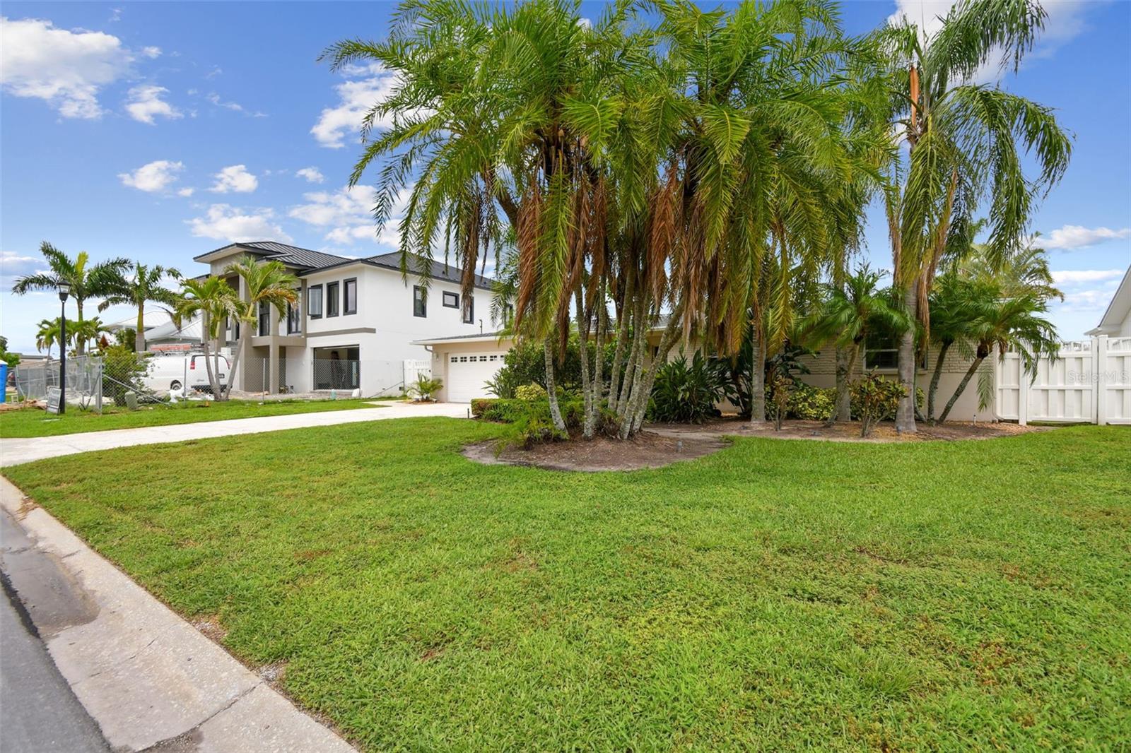 3921 E EDEN ROC CIR, TAMPA, FL, 33634