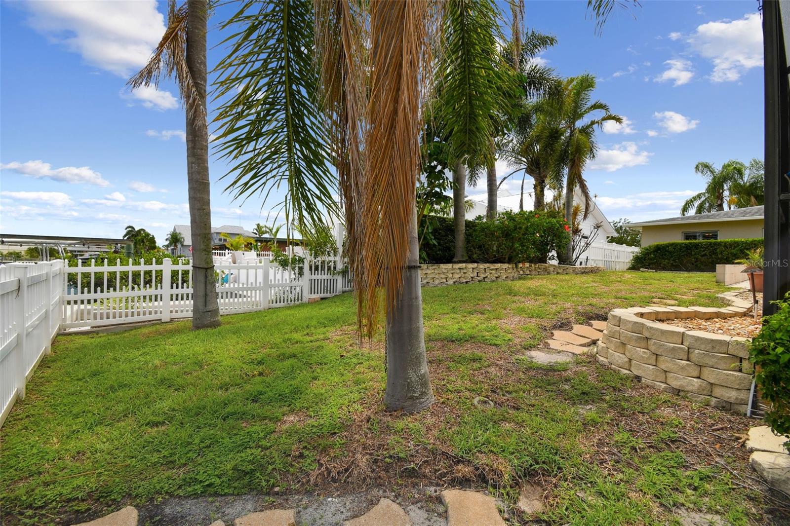 3921 E EDEN ROC CIR, TAMPA, FL, 33634