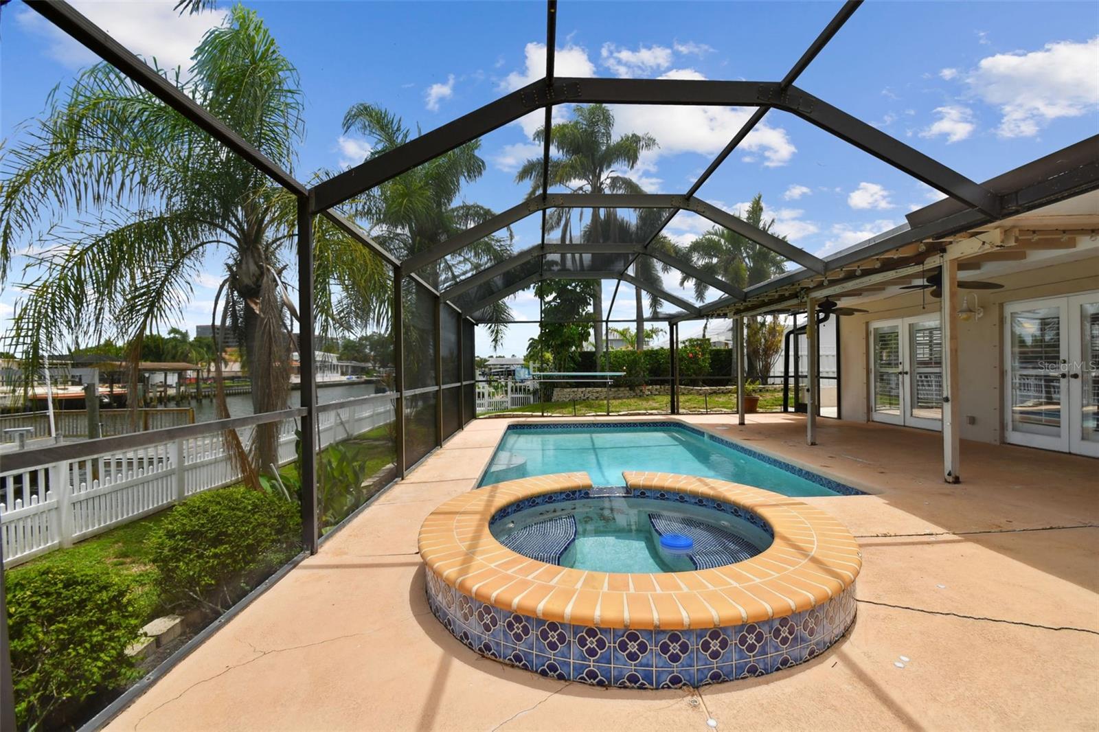 3921 E EDEN ROC CIR, TAMPA, FL, 33634