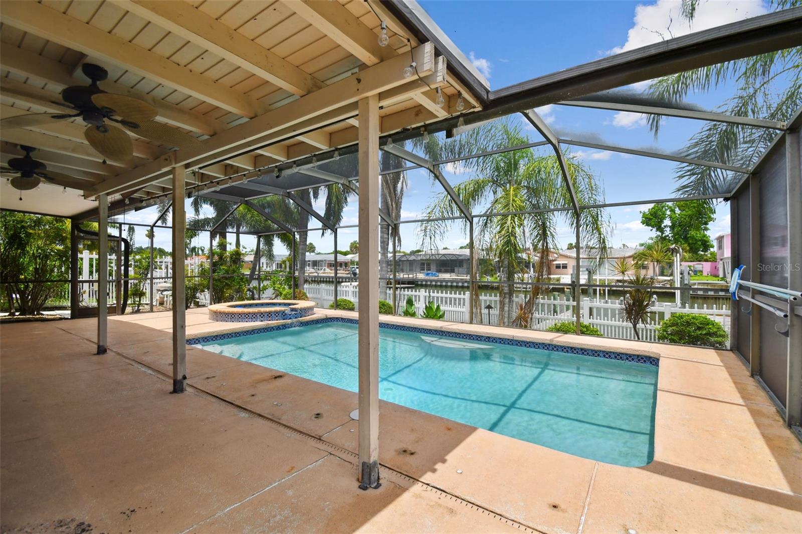 3921 E EDEN ROC CIR, TAMPA, FL, 33634