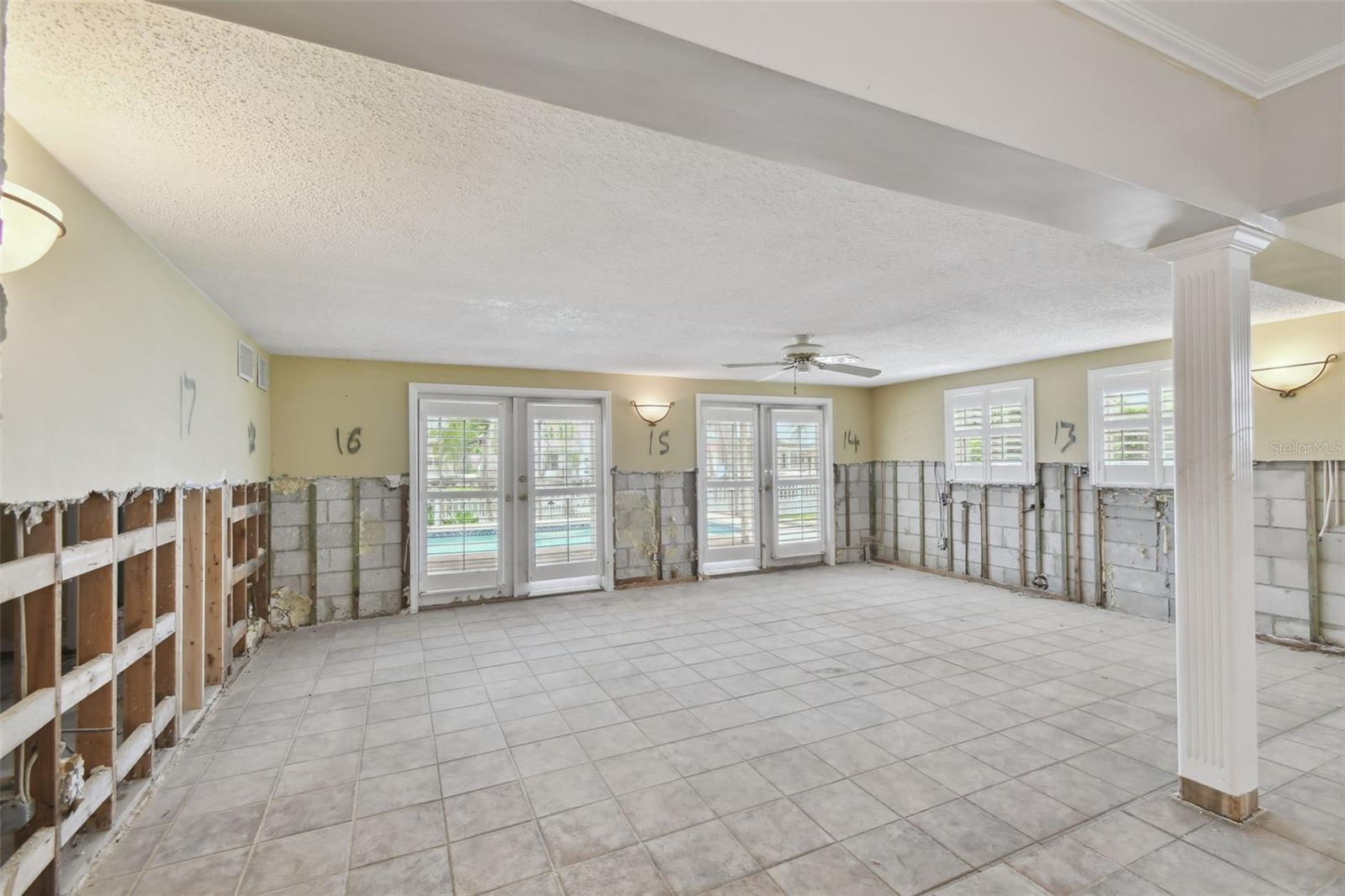 3921 E EDEN ROC CIR, TAMPA, FL, 33634