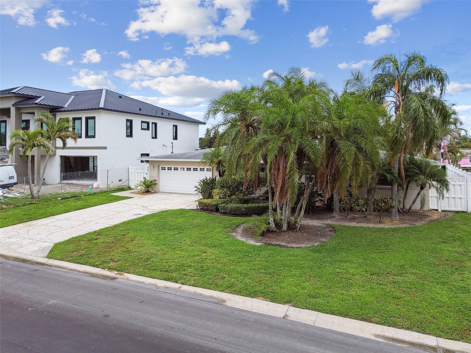 3921 E EDEN ROC CIR, TAMPA, FL, 33634