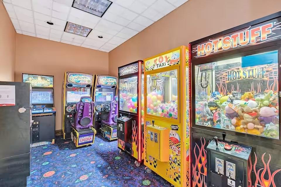 8303 PALM PKWY #208, ORLANDO, FL, 32836