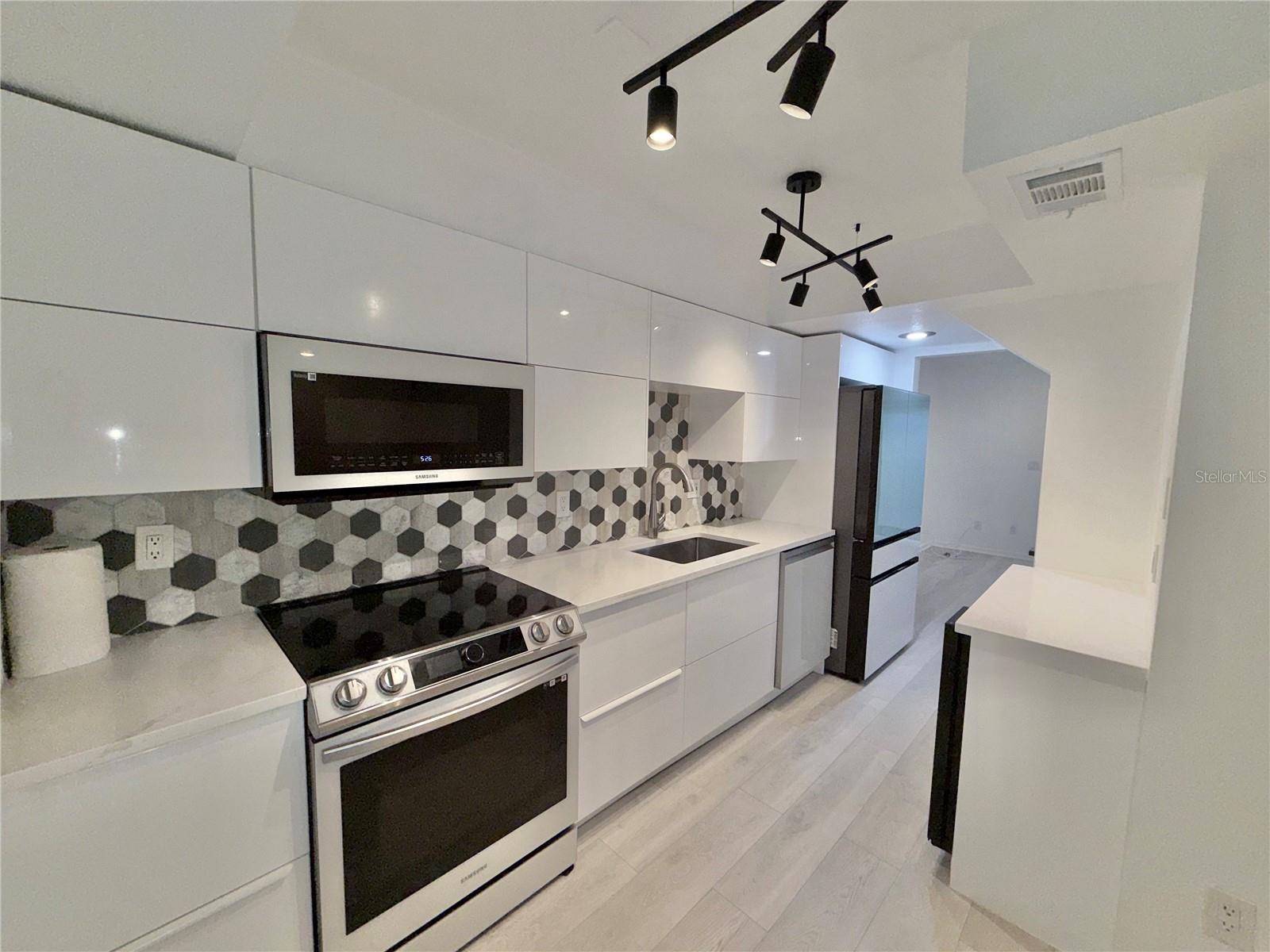 3707 PINE CONE CIR, CLEARWATER, FL, 33760