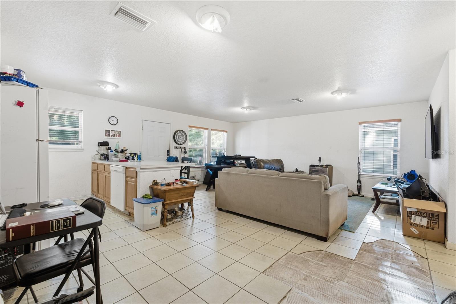 8439 RADIO LN, TAMPA, FL, 33619